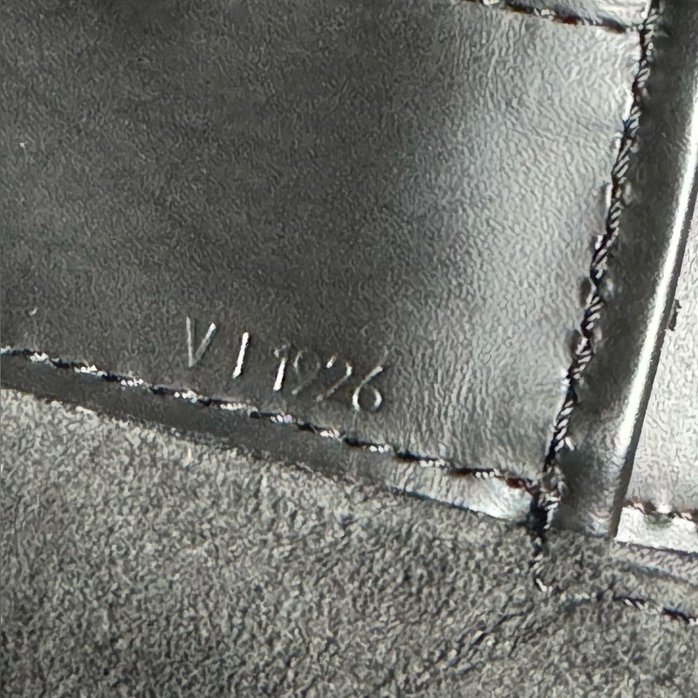 Louis Vuitton Noir Epi Leather Sac Seau Shoulder Bag - Picture 16 of 16